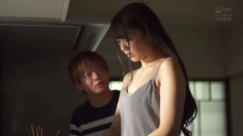 Người tình của chị gái chịch cô em người vợ đang buồn bã vì thất tình