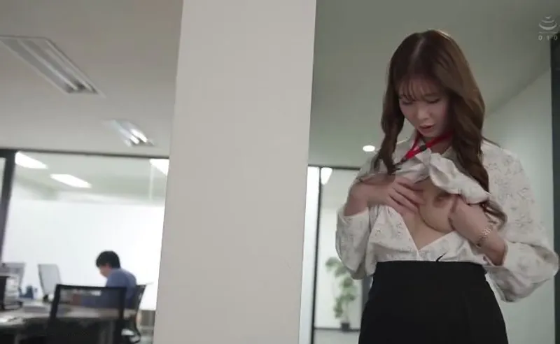 Bí ẩn đằng sau cô nhân viên mặt lạnh nghiêm nghị, hóa ra lại là “nữ quái vật dâm đãng”!