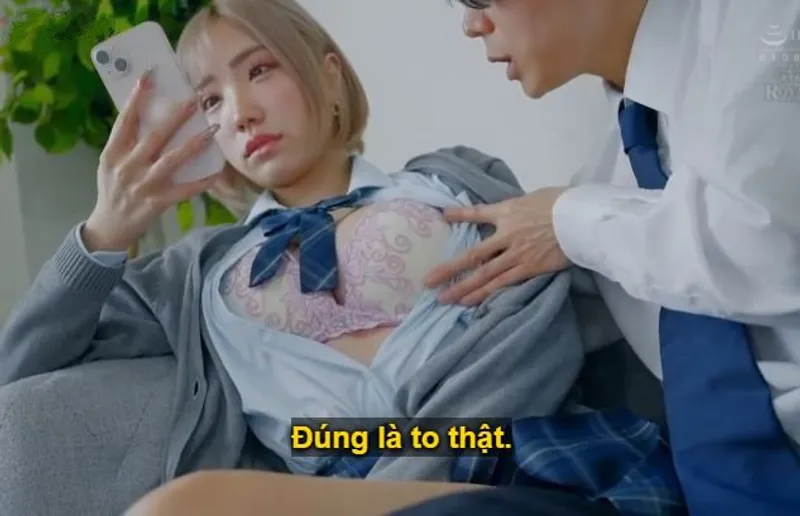 Cô học trò băng giá, miễn có tiền là anh tha hồ muốn làm gì cũng được.