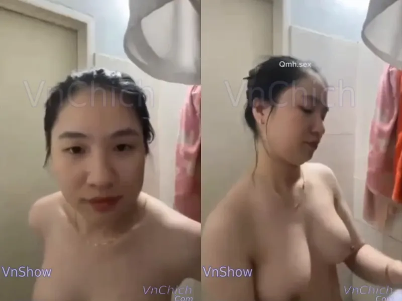 Gái vú bự, vừa call với bạn gái vừa tắm